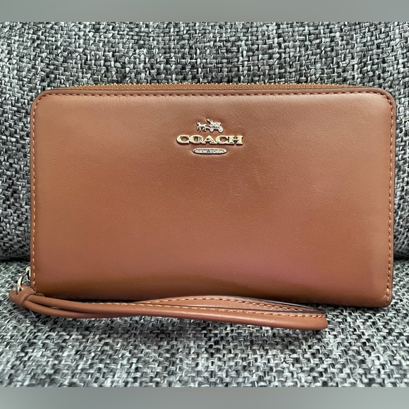 Coach Wristlet - Picture 2 of 5